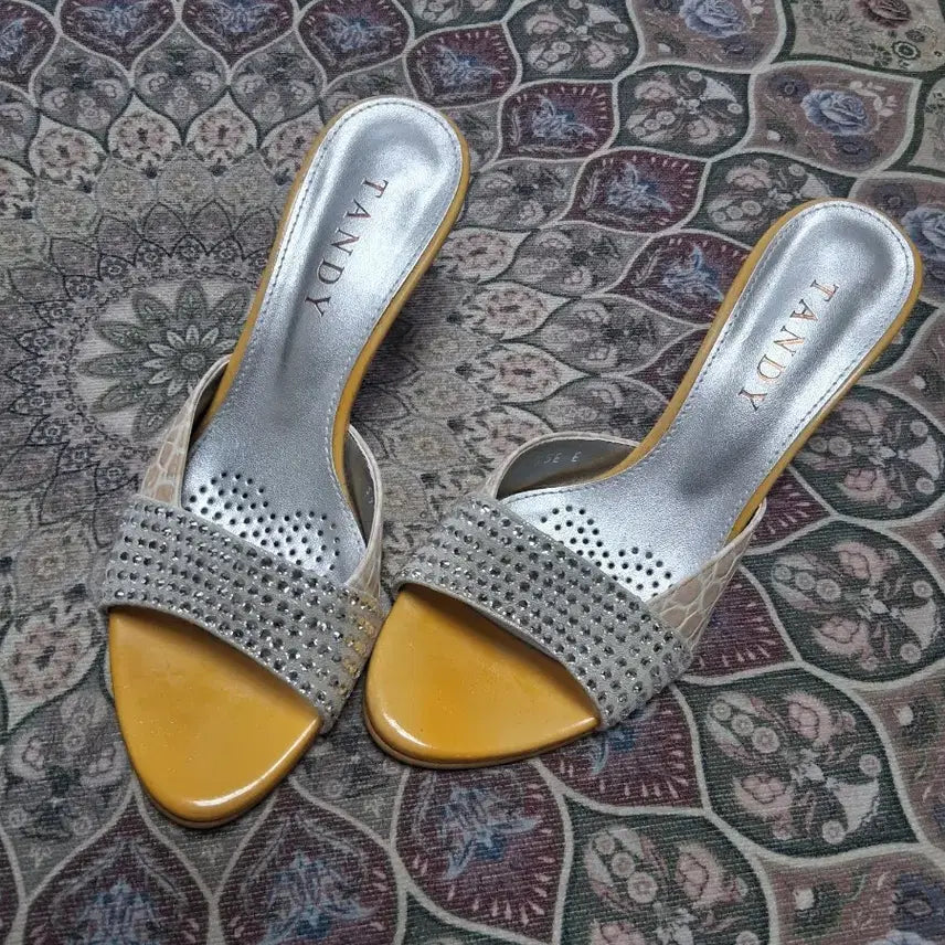 [BUNJANG] Tandy Yellow Mules Sandals with Cubic Embellishments / 탠디 뮬 샌들 옐로우 큐빅 장식
