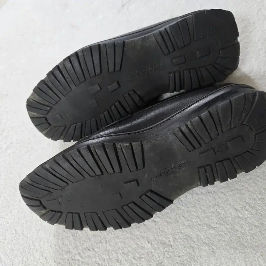 [BUNJANG] Salvatore Ferragamo Leather Loafers / 정품 페레가모 로퍼