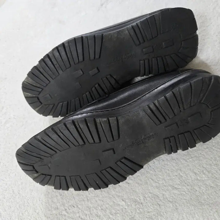 [BUNJANG] Salvatore Ferragamo Leather Loafers / 정품 페레가모 로퍼