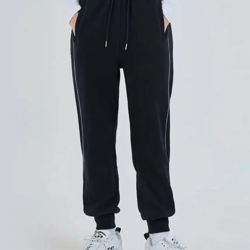 [BUNJANG] Accover Side Piping Jogger Pants (Winter Wearing) - Size L / 에스파윈터착용) 80퍼할인 새상품 조거팬츠 어커버 기모바지 트레이닝츄리닝