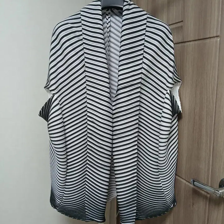 [SOLD OUT] 이세이미야케 스트라이프 조끼66