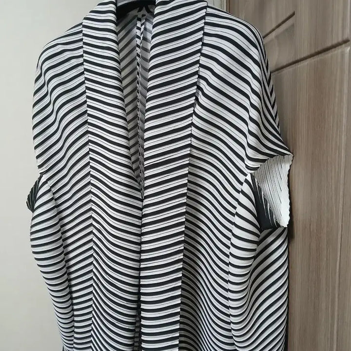 [SOLD OUT] 이세이미야케 스트라이프 조끼66