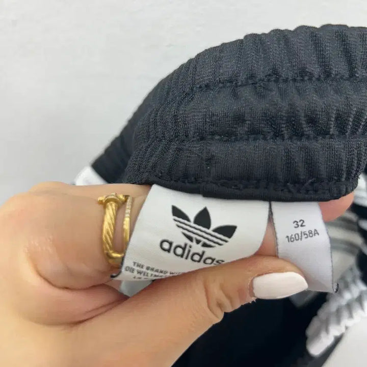 [BUNJANG] Adidas Black 3-Stripes Training Shorts (M) / 아디다스 블랙 반바지 3선 트레이닝 M