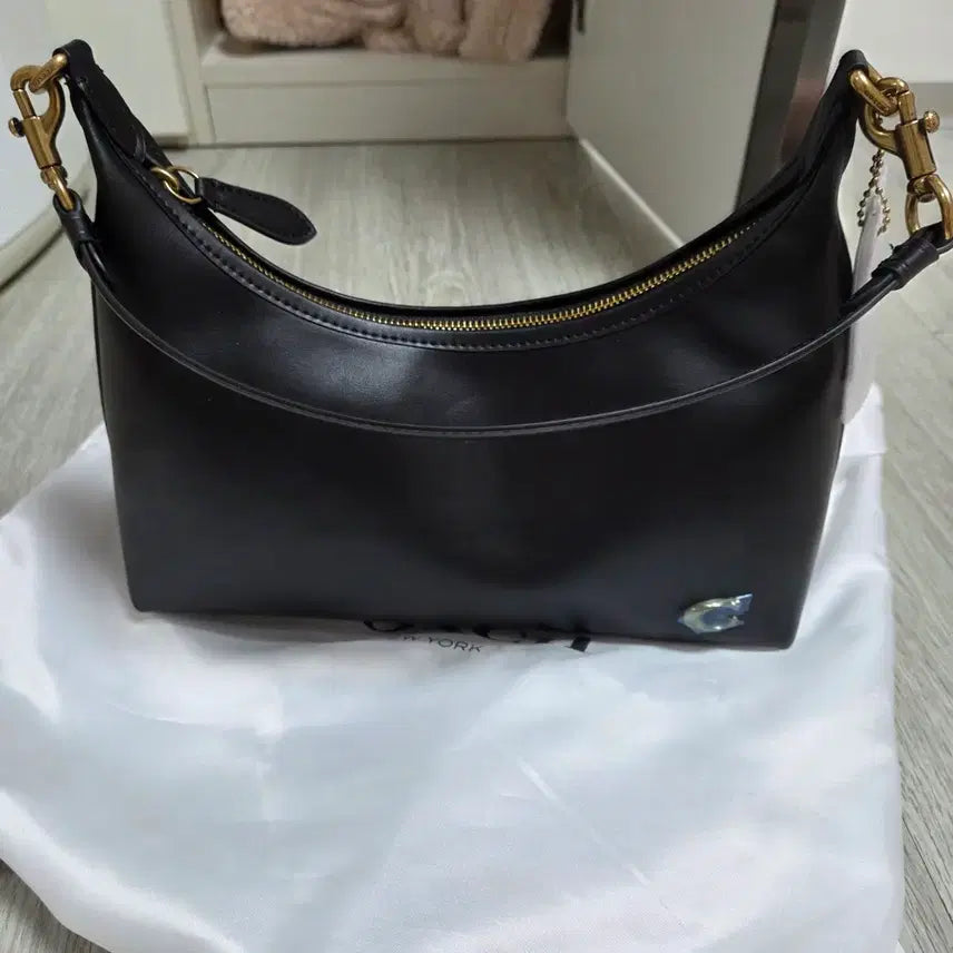 [SOLD OUT] 새상품)코치 줄리엣 호보 숄더백