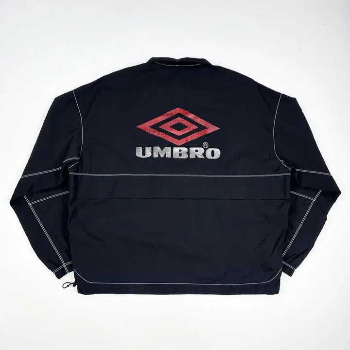 [SOLD OUT] 엄브로 블랙 백로고 반집업 바람막이 웜업 (L)
