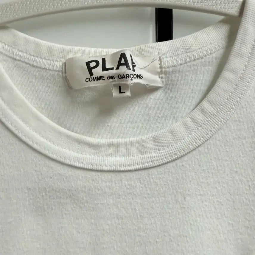 [BUNJANG] Comme des Garçons PLAY Gold Emblem Short Sleeve T-Shirt (L) / made japan 꼼데가르송 플레이 골드 와펜 반팔 L