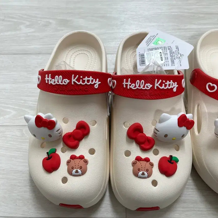 [BUNJANG] Sanrio Hello Kitty Crocs Slippers 240 / 산리오 헬로키티 크록스 슬리퍼 240