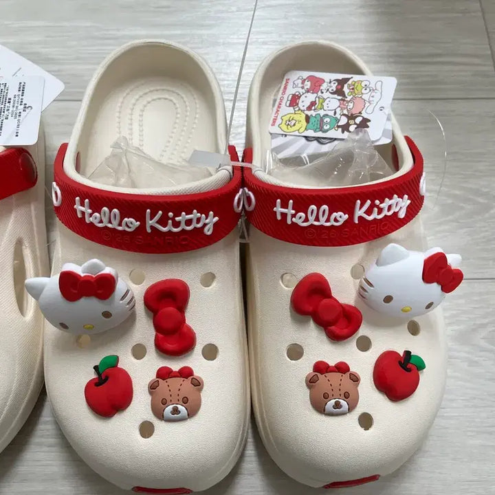 [BUNJANG] Sanrio Hello Kitty Crocs Slippers 240 / 산리오 헬로키티 크록스 슬리퍼 240