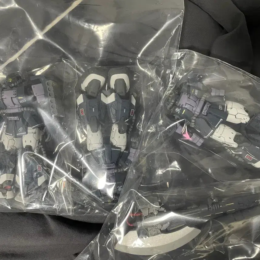 [SOLD OUT] hg 디오리진 검은삼연성 부분도색 조립품 일괄