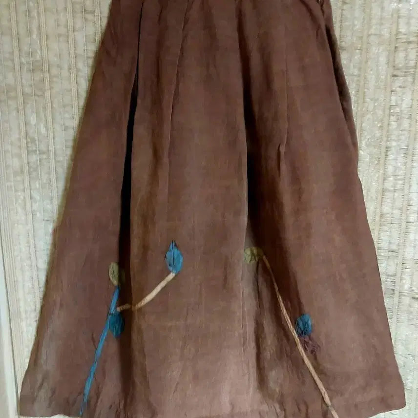 [BUNJANG] Natural Dye Brown Flower Embroidered Long Skirt / 천연염색 브라운 플라워 자수 롱 스커트 66