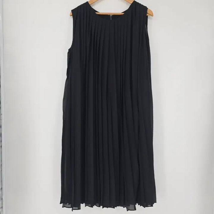[BUNJANG] Kaye Su Black Pleated Sleeveless Maxi Dress / Kaye Su 블랙 플리츠 롱 원피스 민소매 77