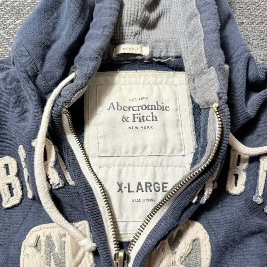 [BUNJANG] Abercrombie &amp; Fitch Navy Hoodie (XL) / 아베크롬비 네이비 후드집업 (XL)