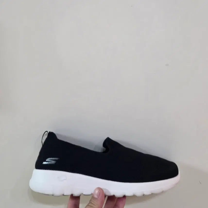 [BUNJANG] Skechers Go Walk Joy Slip-On Black/White / [250] 스케쳐스 고워크 조이 슬립온 블랙화이트ㅡ최저가