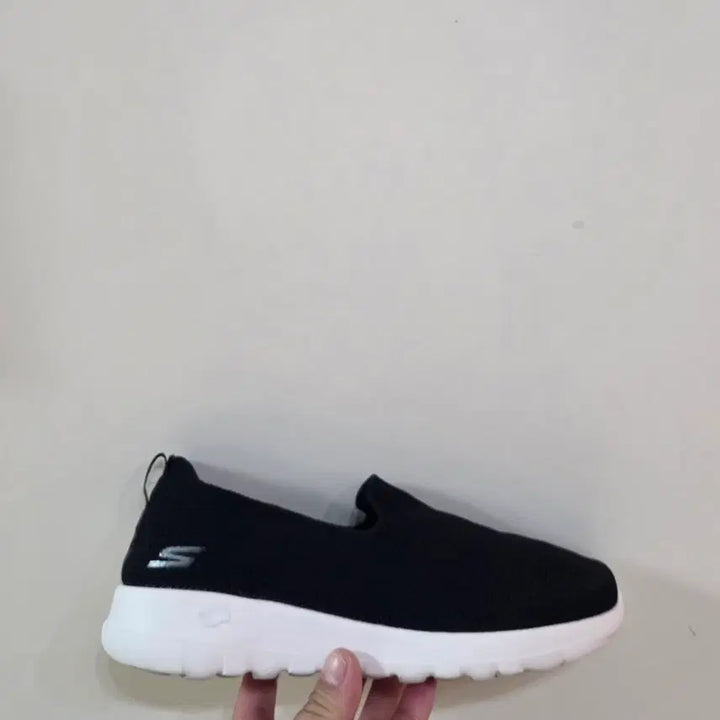[BUNJANG] Skechers Go Walk Joy Slip-On Black/White / [250] 스케쳐스 고워크 조이 슬립온 블랙화이트ㅡ최저가
