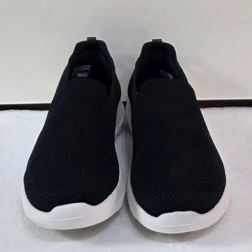[BUNJANG] Skechers Go Walk Joy Slip-On Black/White / [250] 스케쳐스 고워크 조이 슬립온 블랙화이트ㅡ최저가