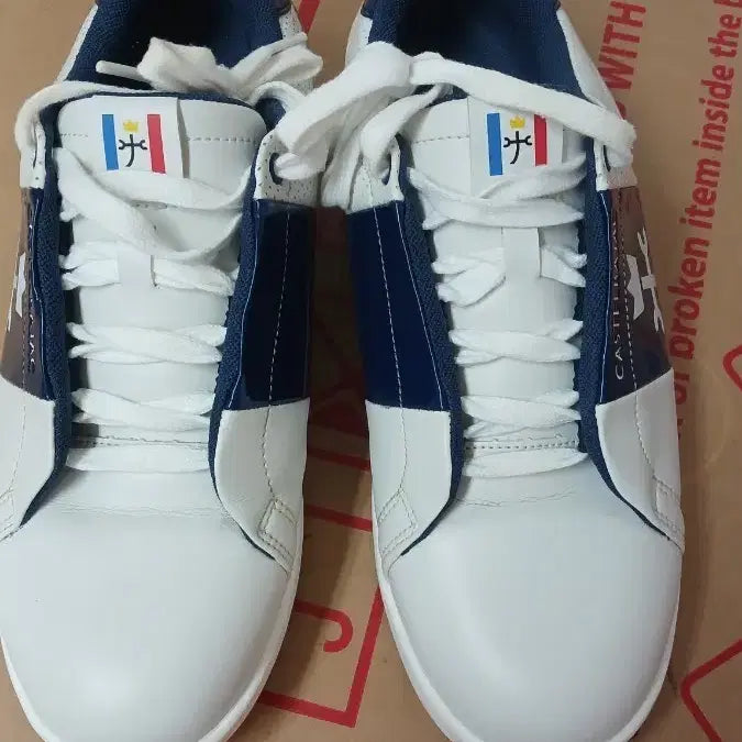 [BUNJANG] Castelbajac White Sneakers / 까스텔바작 화이트 스니커즈 운동화