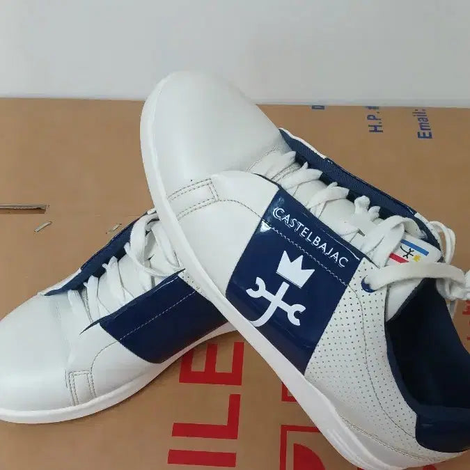 [BUNJANG] Castelbajac White Sneakers / 까스텔바작 화이트 스니커즈 운동화