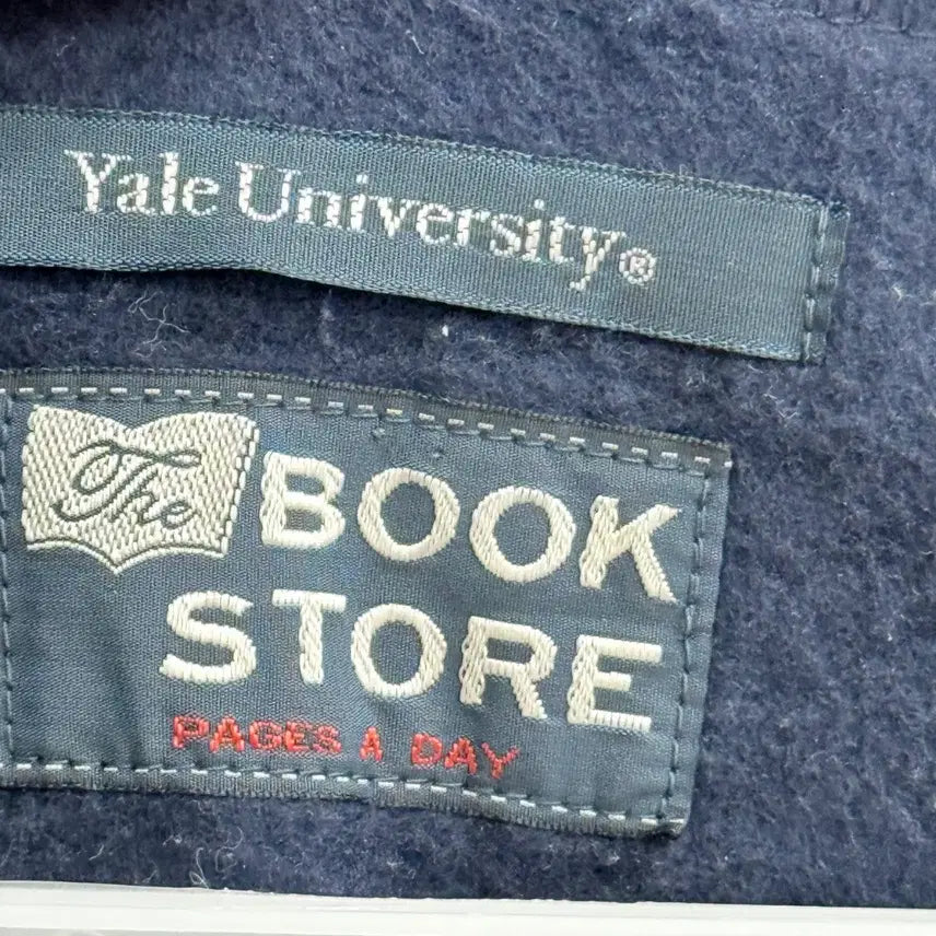 [BUNJANG] BOOK STORE YALE Logo Sweatshirt XL / BOOK STORE YALE 로고 맨투맨 (XL)