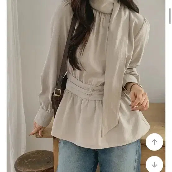 [BUNJANG] Beige/Black Blouse - Size 88 / 하객룩 블라우스 88사이즈