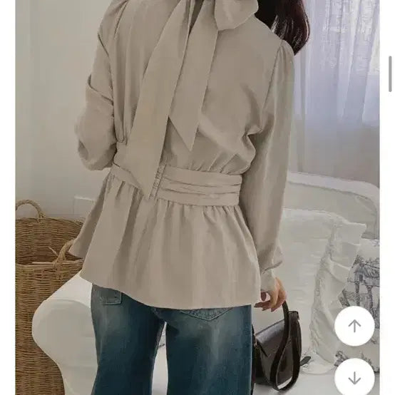 [BUNJANG] Beige/Black Blouse - Size 88 / 하객룩 블라우스 88사이즈