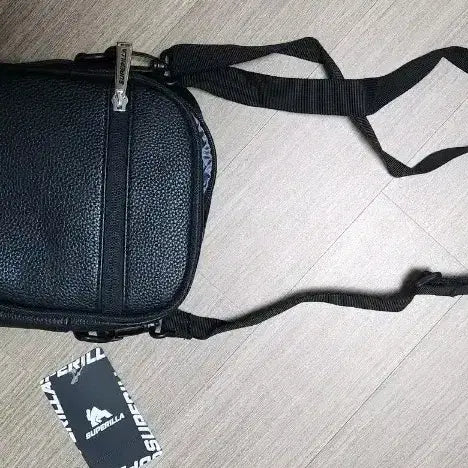 [BUNJANG] SUPERILLA Black Mini Crossbag / SUPERILLA 슈퍼릴라 블랙 미니 크로스백 택가7만