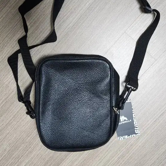 [BUNJANG] SUPERILLA Black Mini Crossbag / SUPERILLA 슈퍼릴라 블랙 미니 크로스백 택가7만