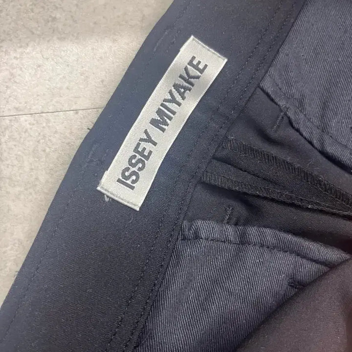 [BUNJANG] Issey Miyake Black Slacks Pants / 이세이미아케 바지