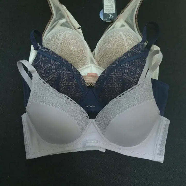 [BUNJANG] Victoria Studio Push-up Mold Bra and Panty Set (3-Set) / 90B빅토리아스튜디오 푸시업 몰드 브라팬티 3세트 / 25,000원