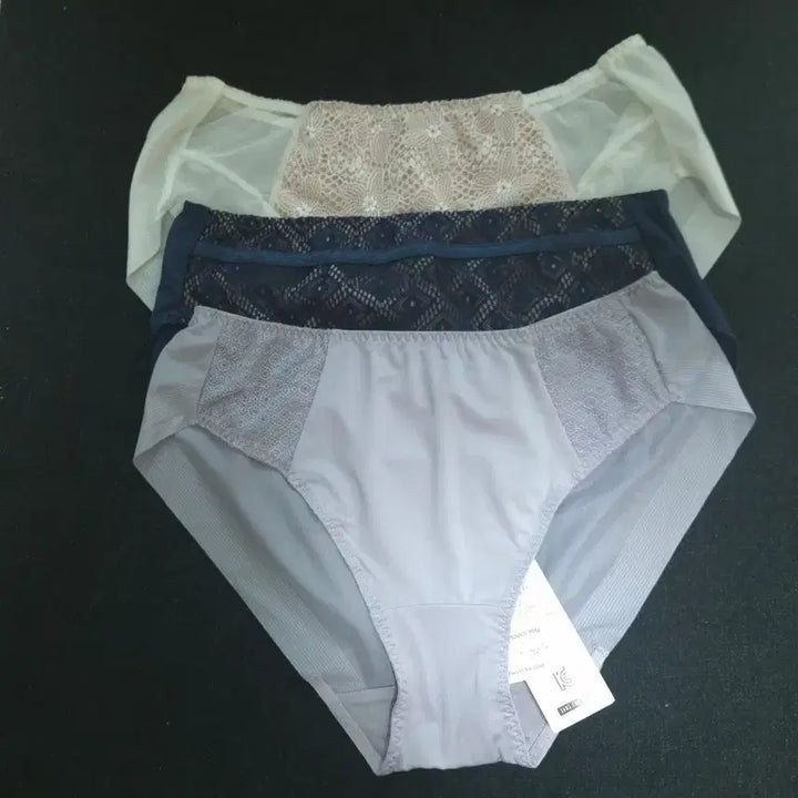 [BUNJANG] Victoria Studio Push-up Mold Bra and Panty Set (3-Set) / 90B빅토리아스튜디오 푸시업 몰드 브라팬티 3세트 / 25,000원