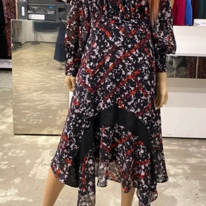 [BUNJANG] Egoist Asymmetrical Sheer Detail Dress / 에고이스트 원피스