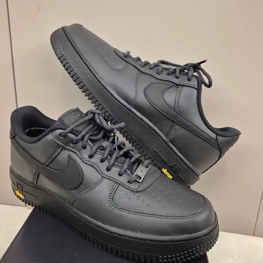 [BUNJANG] Nike Air Force 1 Low GORE-TEX Vibram Off Noir and Black / 295) 나이키 에어포스 1 로우 고어텍스 비브람 오프 누아르 앤 블랙