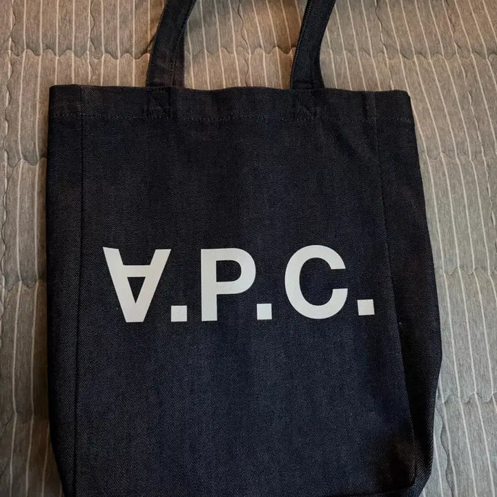 [SOLD OUT] A.P.C. 아페쎄 데님 에코백 (원가 10만원 초반)