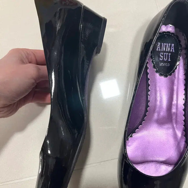 [BUNJANG] Anna Sui Black Patent Leather Ballet Flats / 안나수이 블랙 에나멜 플랫슈즈