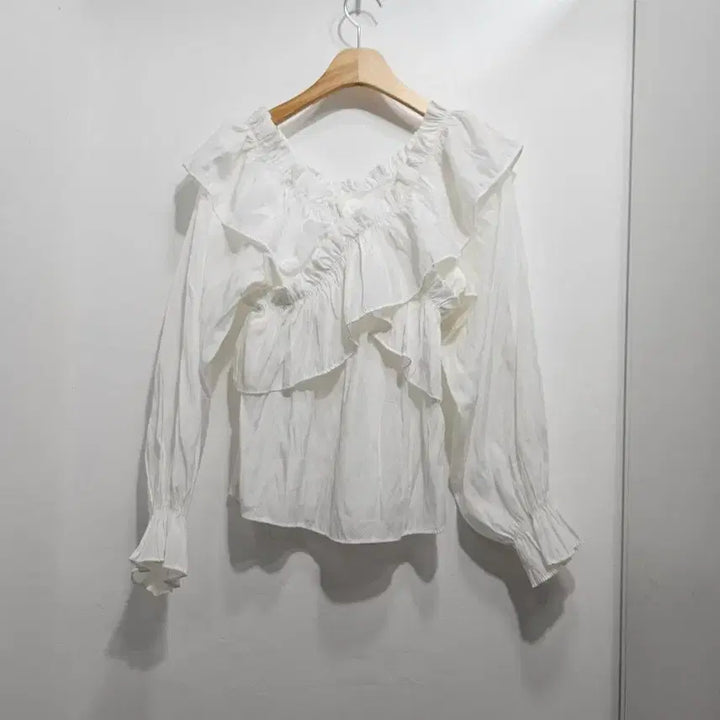 [BUNJANG] White Frill Long Sleeve Blouse / 화이트 프릴 블라우스 긴팔