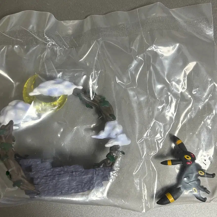 [BUNJANG] Re-Ment Circular Diorama Collection Umbreon Figure / 포켓몬 리멘트 서큘러 디오라마 피규어 블래키