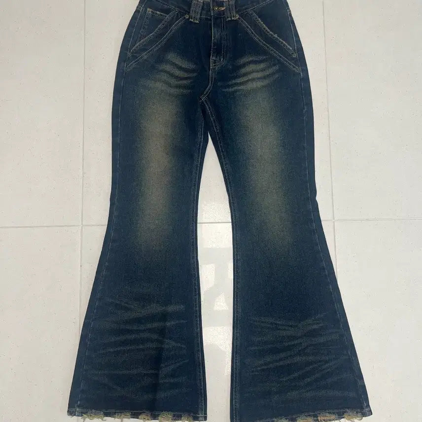[BUNJANG] ESC STUDIO Bootcut Jeans / ESC STUDIO 부츠컷 청바지