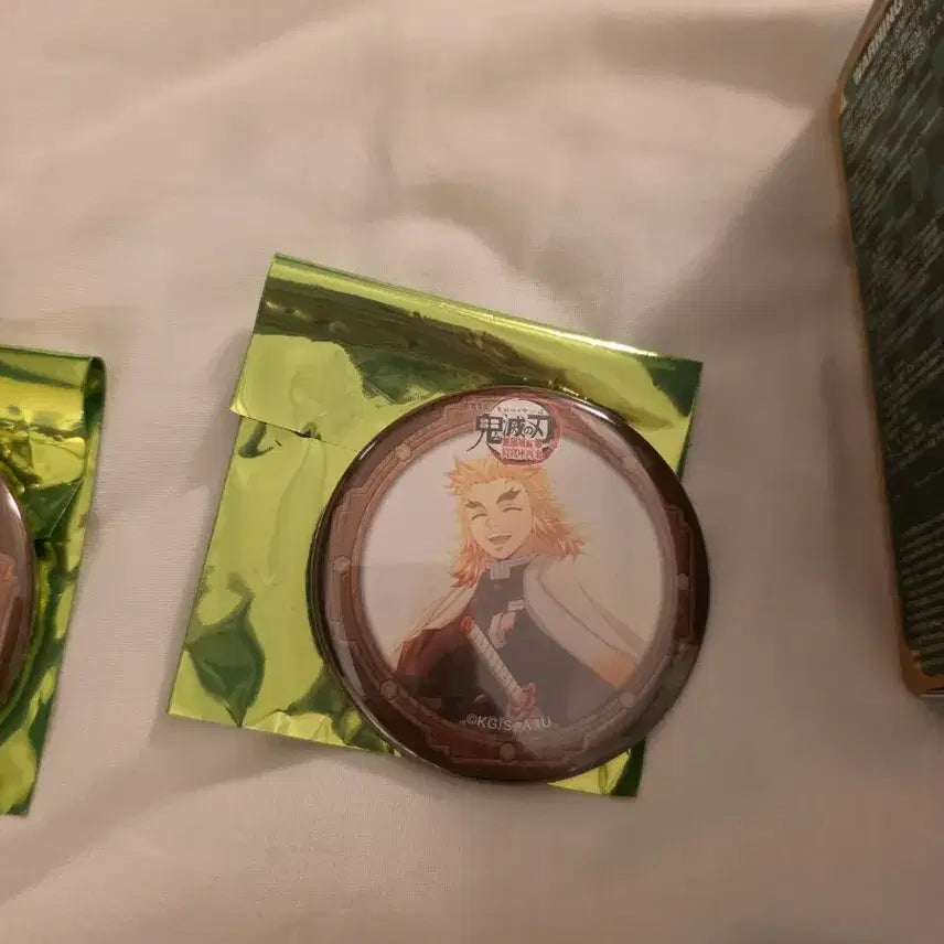 [BUNJANG] Demon Slayer Kyojuro Rengoku Badge / 귀멸의 칼날 렌고쿠 쿄쥬로 뱃지