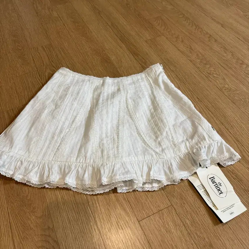 [BUNJANG] The Barnnet Lace Mini Skirt (Size S) / 새상품 The barnnet 더바넷 레이스 미니스커트