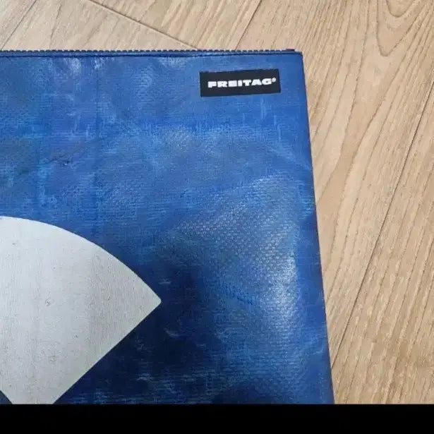 [BUNJANG]  Freitag Pouch Blue White Clutch / 새제품 프라이탁 파우치 블루 화이트 클러치
