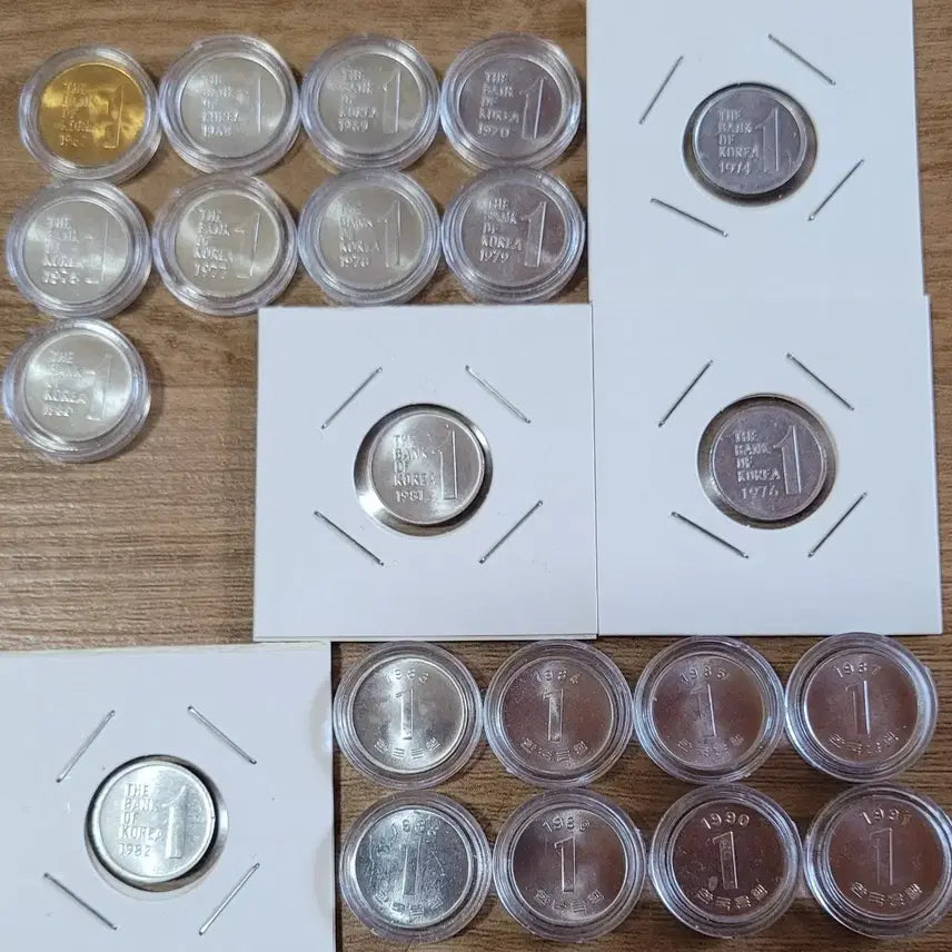 [BUNJANG] Unused 1 Won Coin Set (1967-1991) / 동전미사용 1원 줄세우기