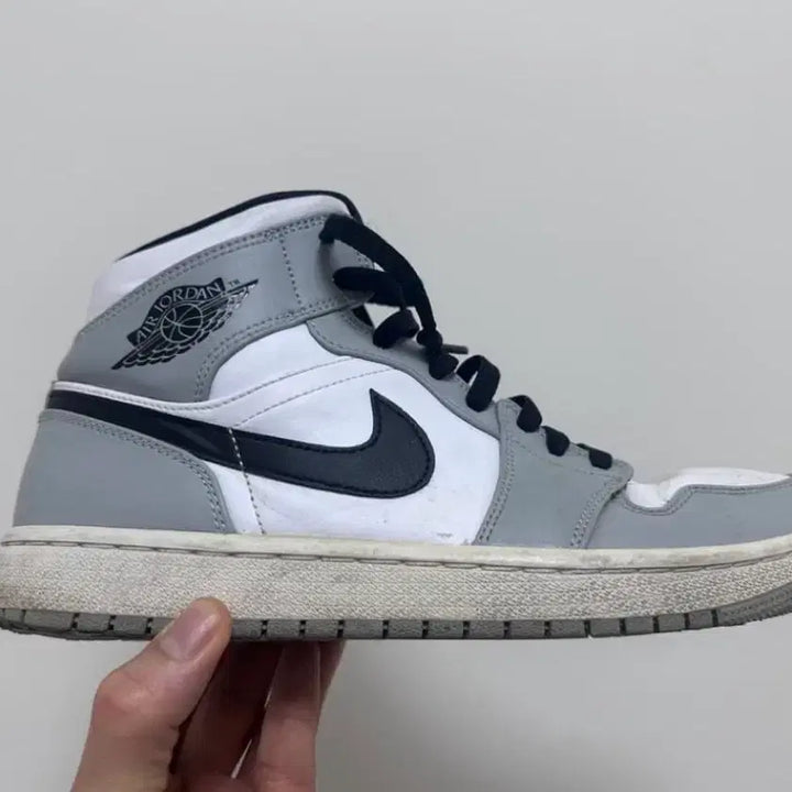 [BUNJANG] Nike Air Jordan 1 Mid Smoke Grey / 280 나이키 에어 조던 1 미드 스모크그레이