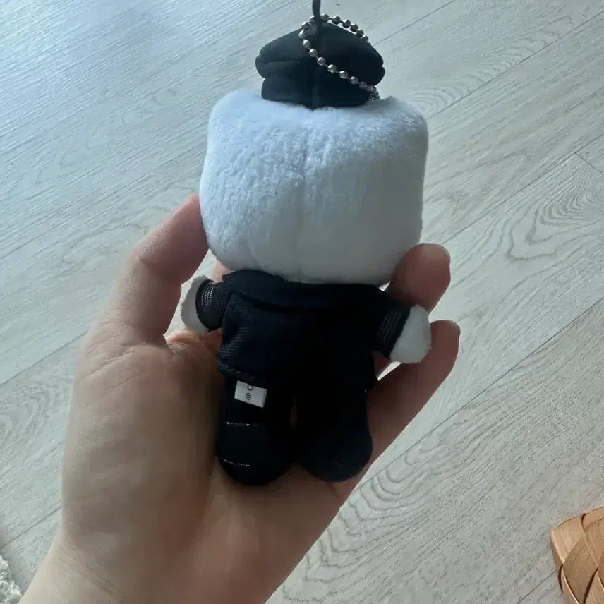 [BUNJANG] Daniel Kitty Groom Doll Keychain / 다이엘 키티 인형 키링