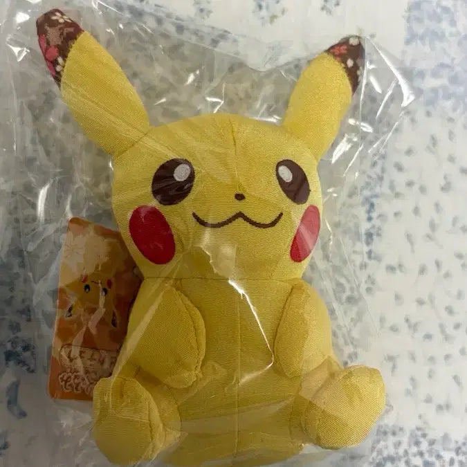 [BUNJANG] Chirimen Style Pikachu Plush Doll / 치리멘풍 피카츄 봉제인형