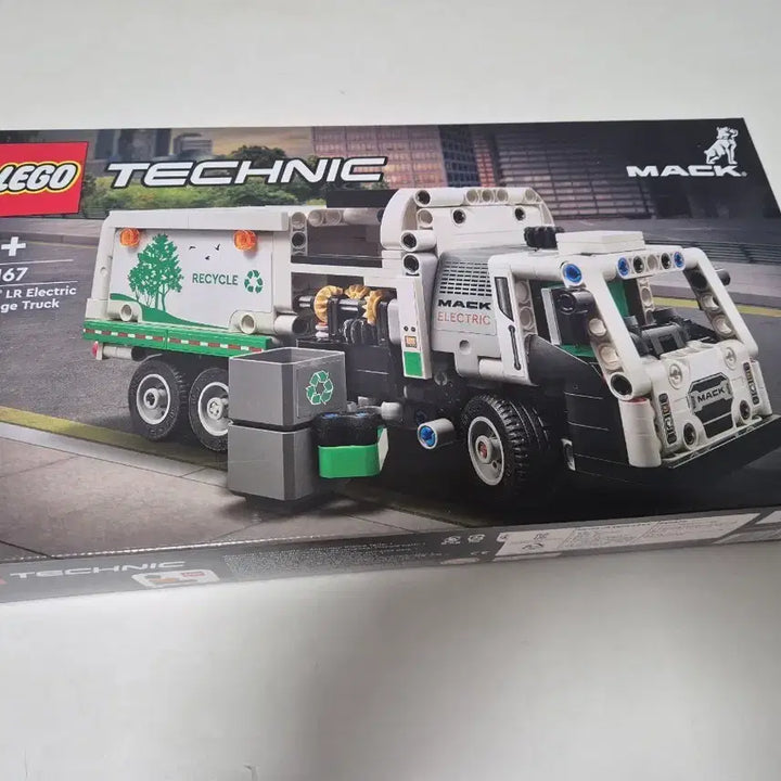 [BUNJANG] LEGO Technic 42167 Mack Granite Garbage Truck / 레고 테크닉 42167 맥 쓰레기 트럭 새상품