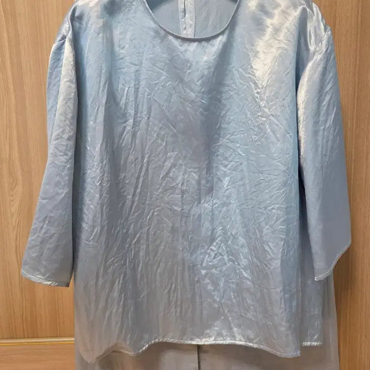 [BUNJANG] ORR Satin Wrinkle Skirt &amp; Blouse Set / (무배)ORR  새틴 링클 스커트 &amp; 블라우스 셋업