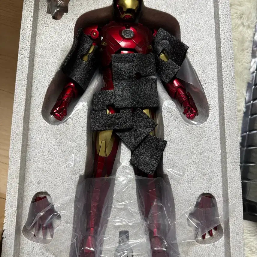 [BUNJANG] Hot Toys Iron Man Mark IV with Gantry (Diecast) / 핫토이 마크4 갠트리합본