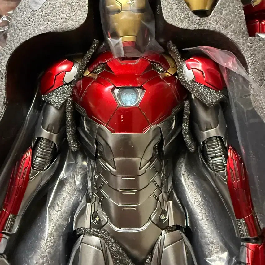 [BUNJANG] Hot Toys Mark 47 Diecast (Opened, Excellent Condition) / 핫토이 마크47 다캐 개봉양품