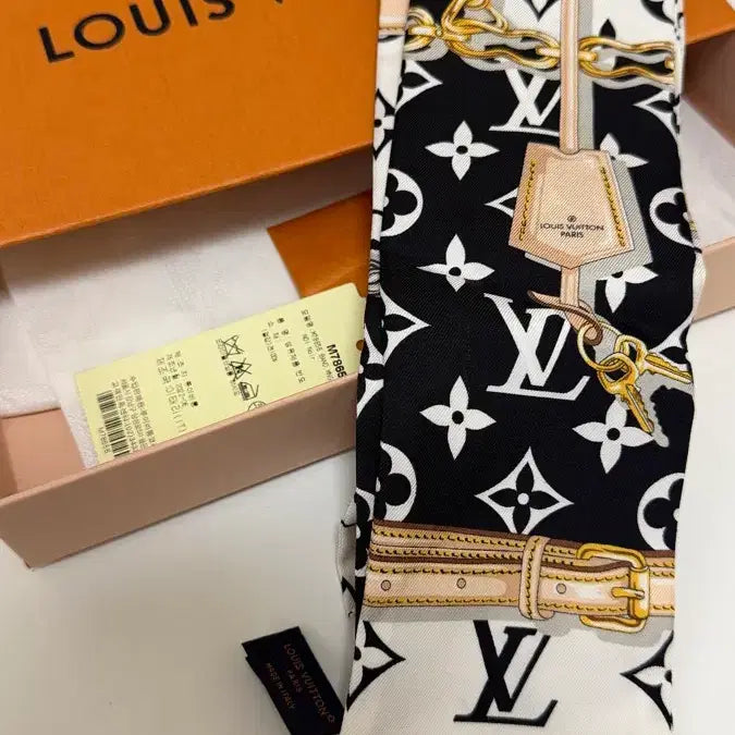 [BUNJANG] Louis Vuitton Bandana Scarf / 루이비통 방도