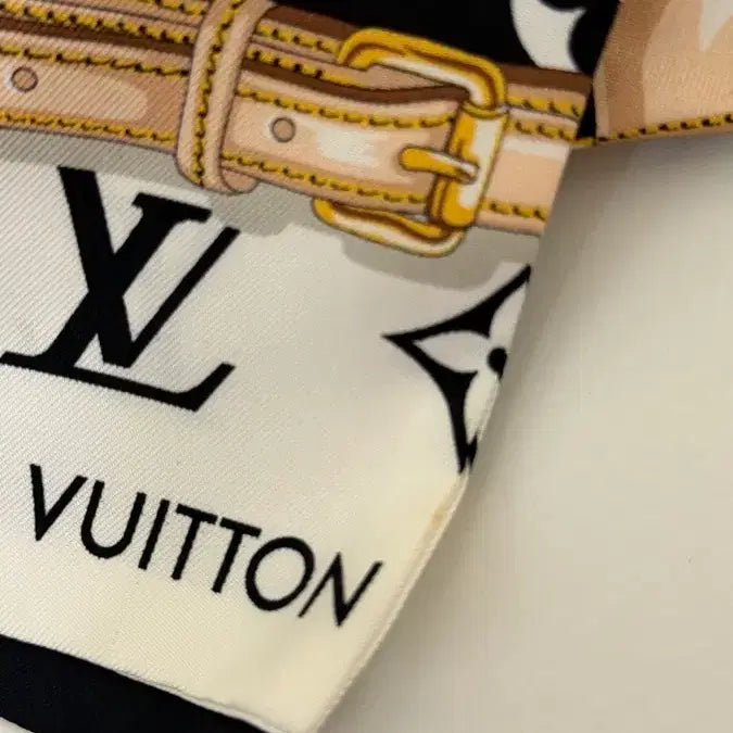 [BUNJANG] Louis Vuitton Bandana Scarf / 루이비통 방도