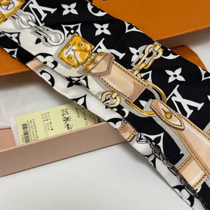 [BUNJANG] Louis Vuitton Bandana Scarf / 루이비통 방도